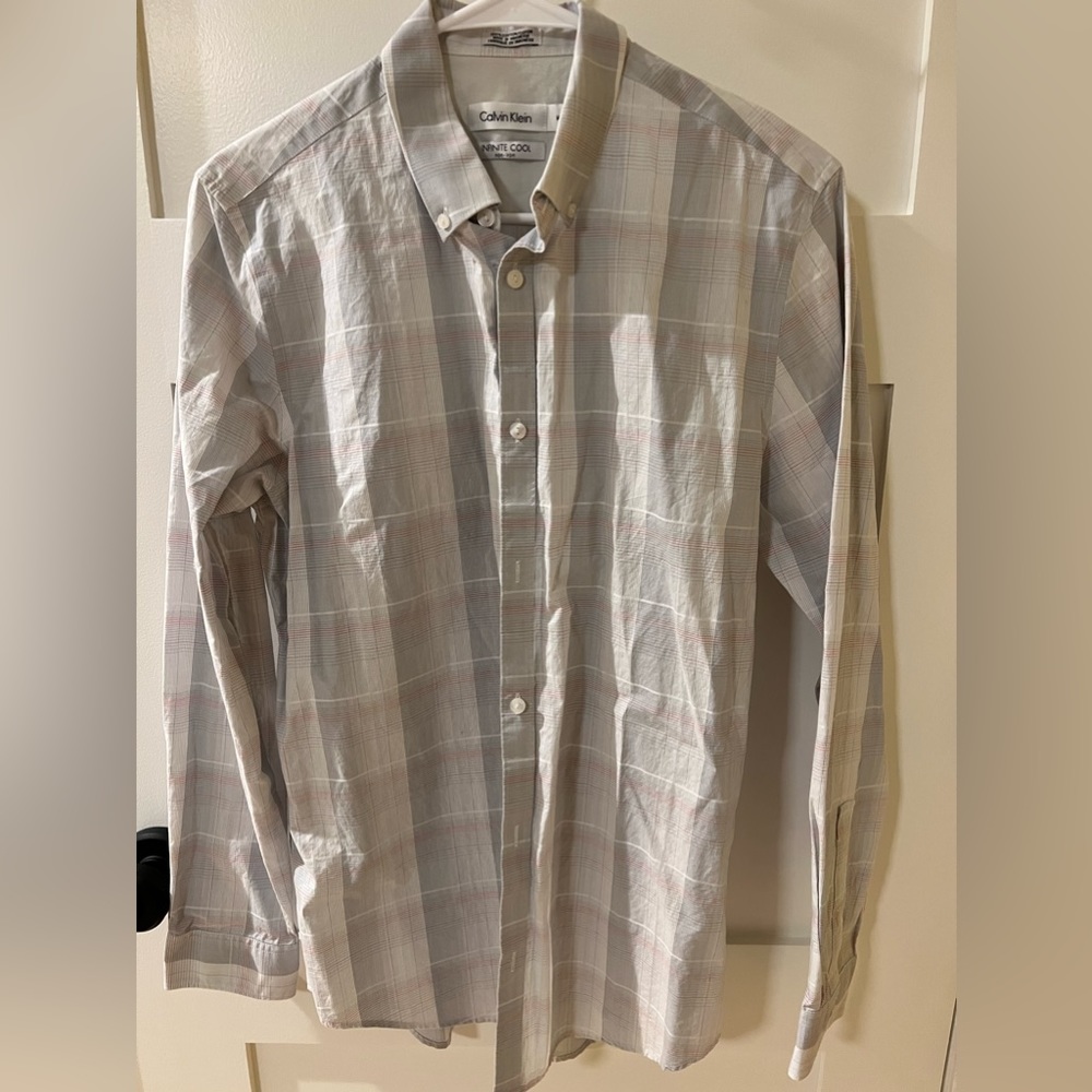 Calvin Klein Men’s Infinite Cool Button Down Shirt - Medium Preowned